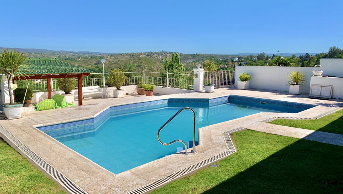 0AAEB57B-CE01-4DC5-81E4-99F6703D8101_1_201_a