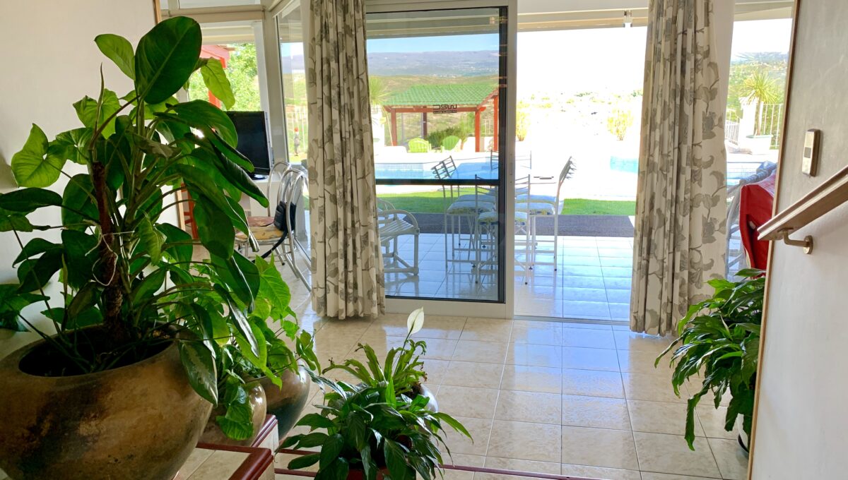 12957F4B-F900-4ADD-8CD3-87CBD24148D4_1_201_a