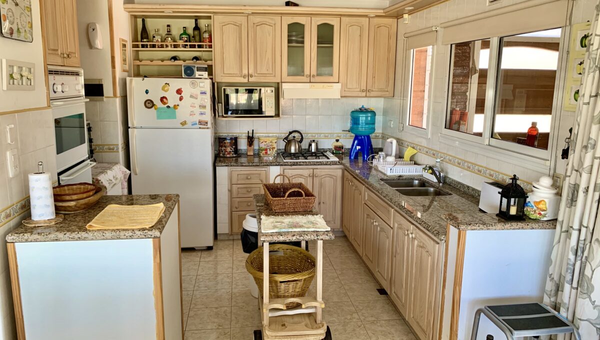 20FFAD4D-E175-476B-950E-35553096E927_1_201_a