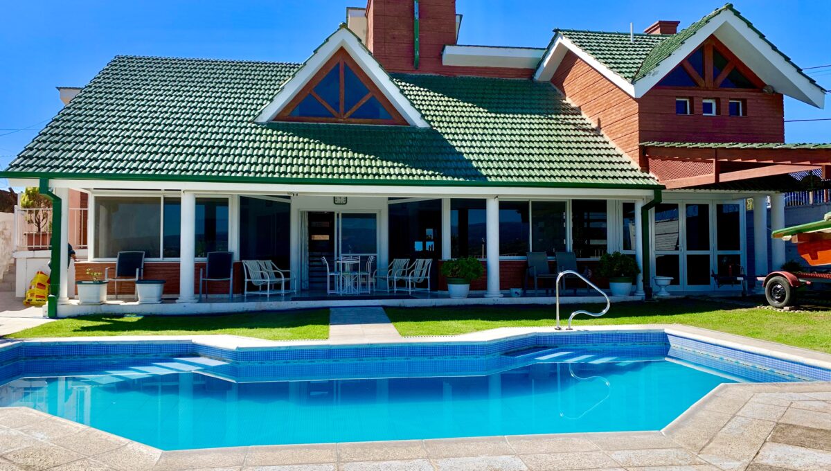 2B9D672F-9EFE-4DC1-8E8E-E1F90241DD98_1_201_a