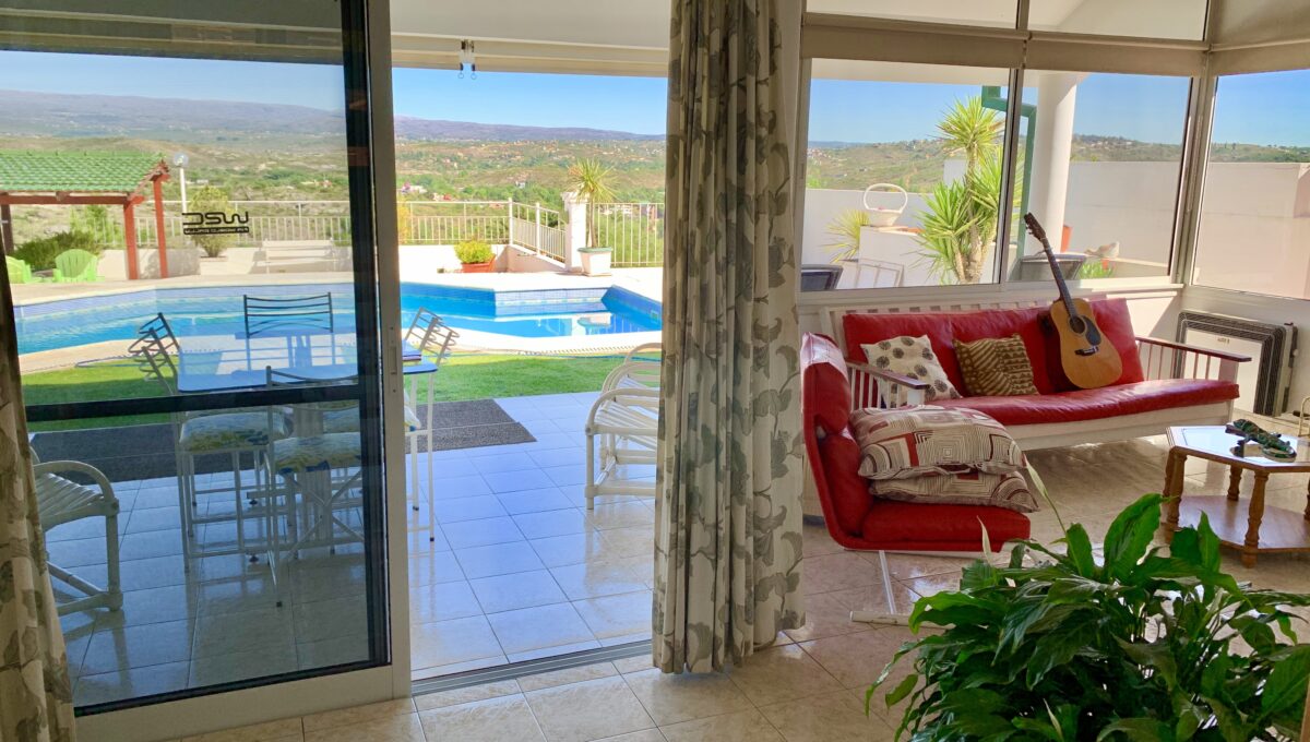 77C4EC01-38A9-43C3-9B91-185F68E31EC1_1_201_a