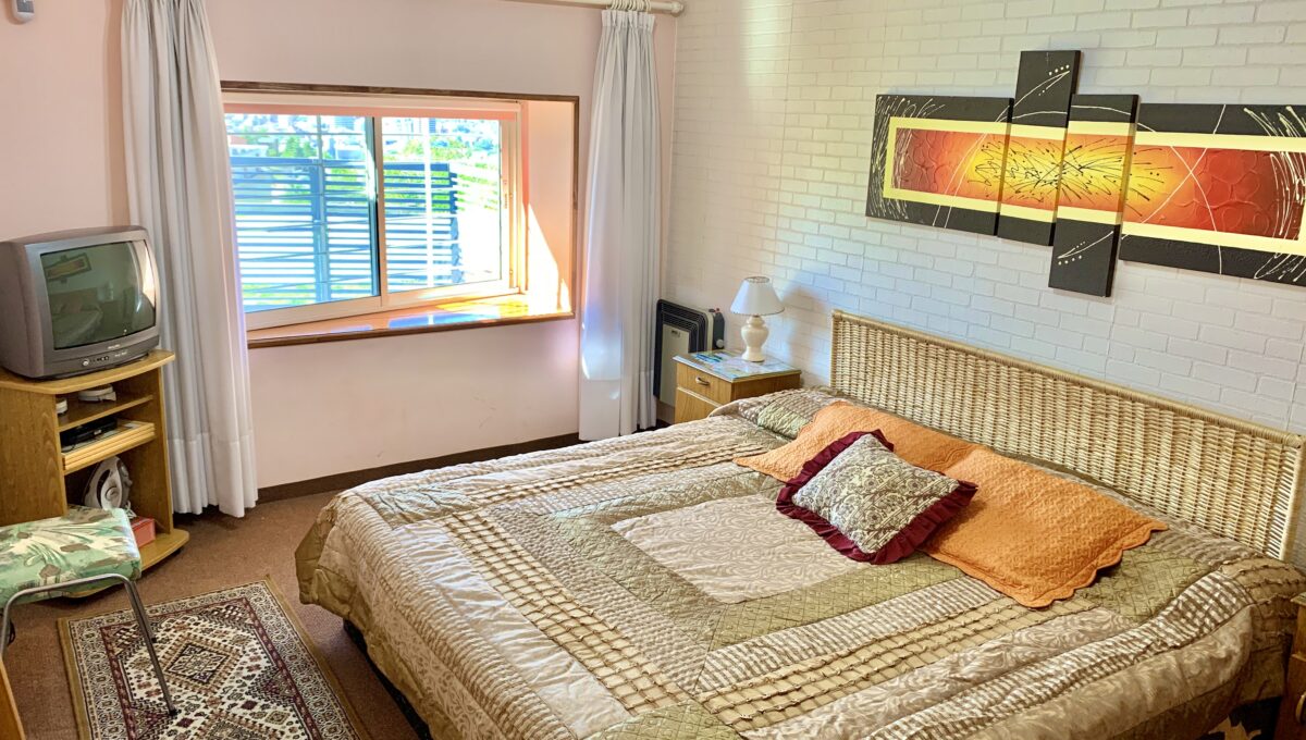 B872F79A-E6F6-4AB2-8B45-E6DFA104E6D2_1_201_a