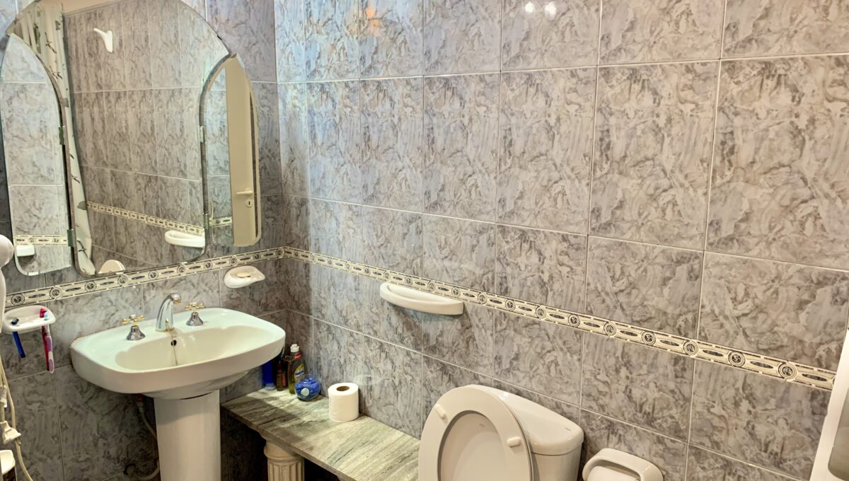 C114D8E6-45E2-4AB2-BA7B-0B13157923CA_1_201_a