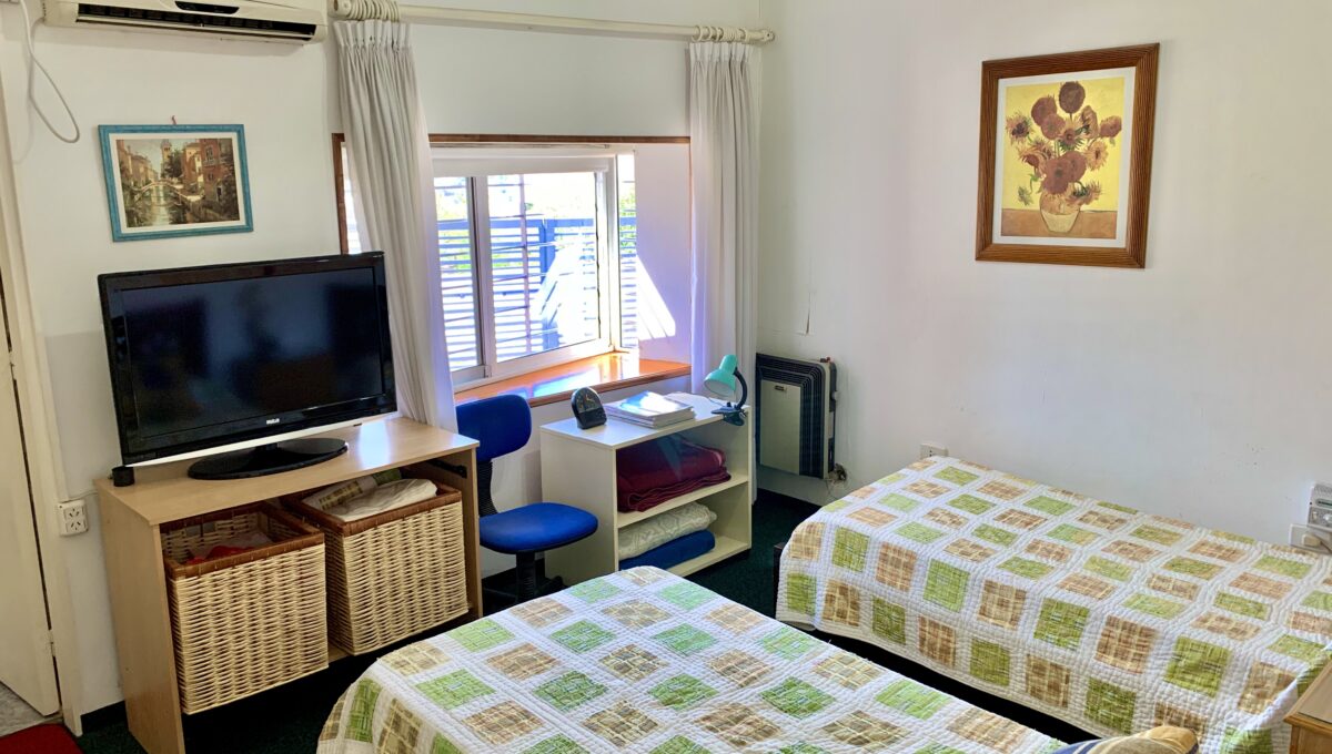 C433A2EA-8065-4EFB-917B-EAD053115443_1_201_a