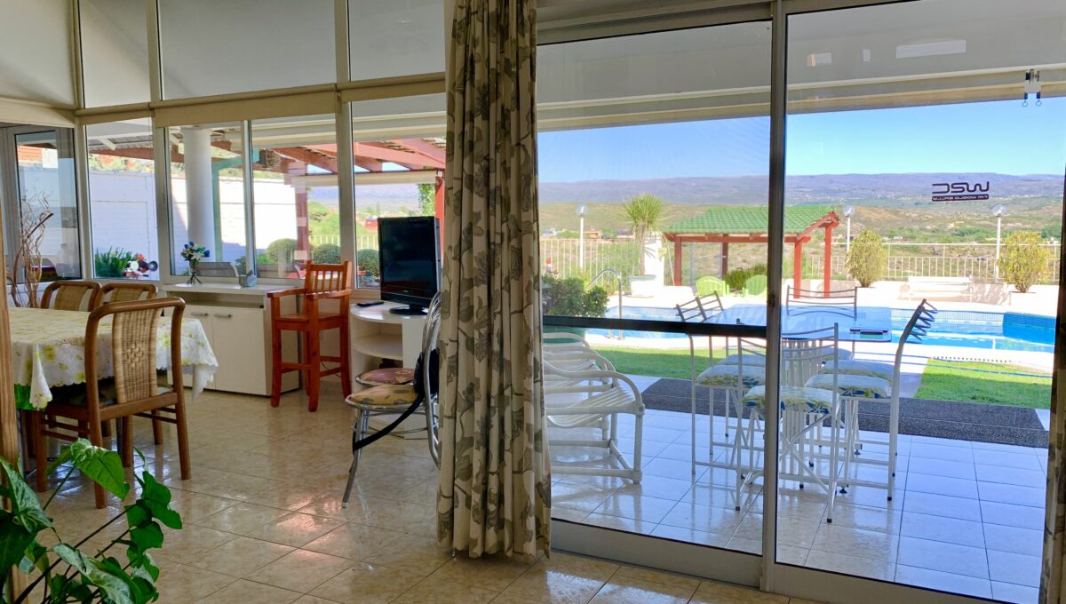 D89A4861-7216-4FE0-8366-2F2B80E81485_1_201_a