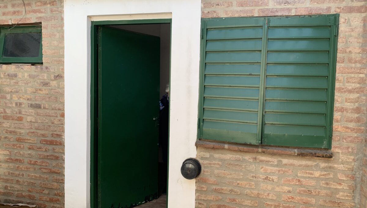 1AA0BD6F-5701-473E-9F43-31EC3CABA43E