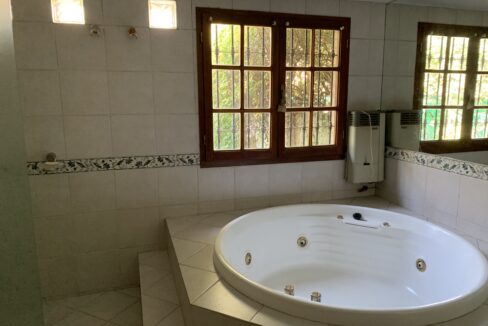 57517B96-9F22-4AF7-9B9F-6B48F55F1EBD